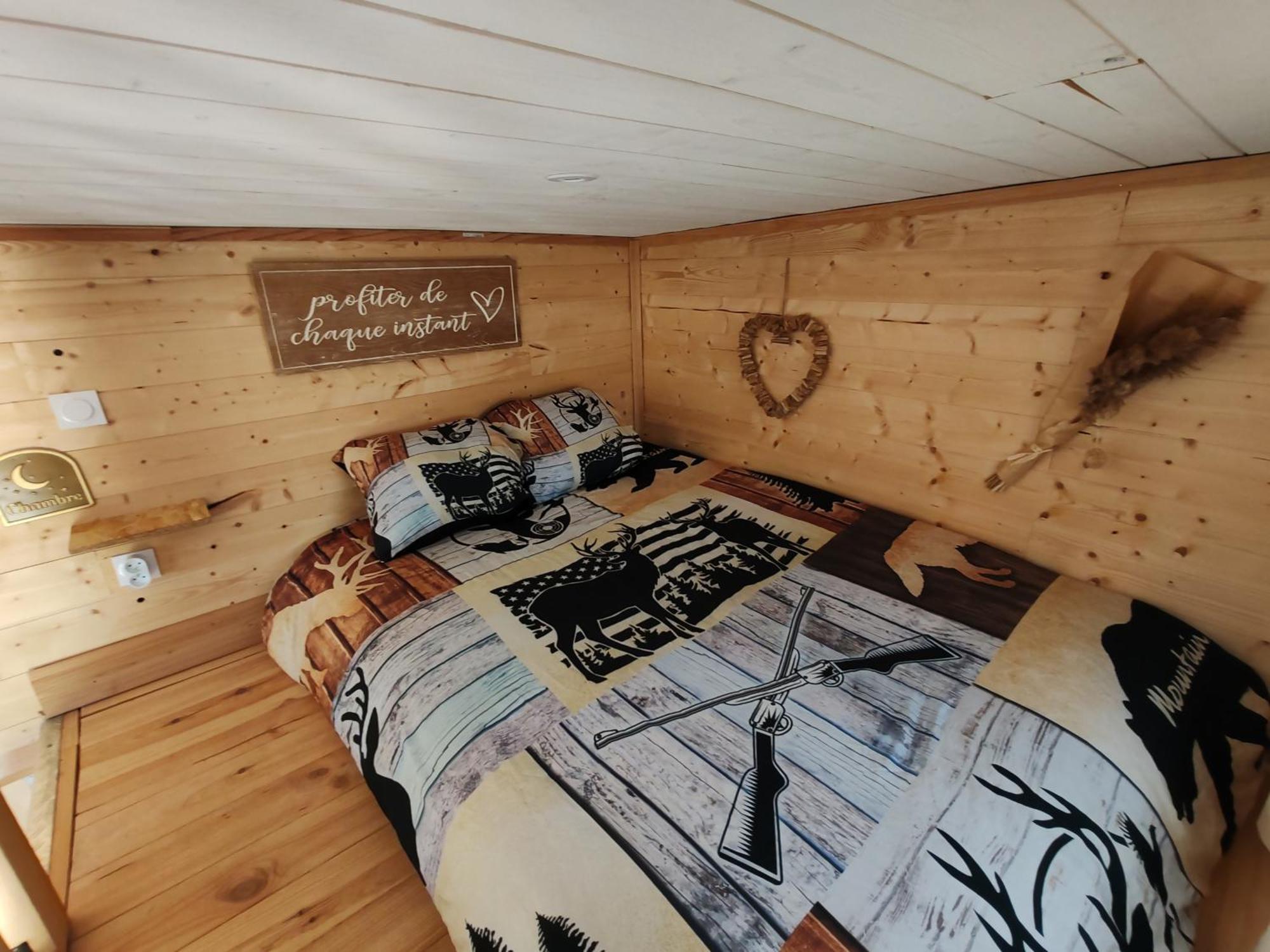 Tiny House Des Bougnats Teilhede Exterior foto